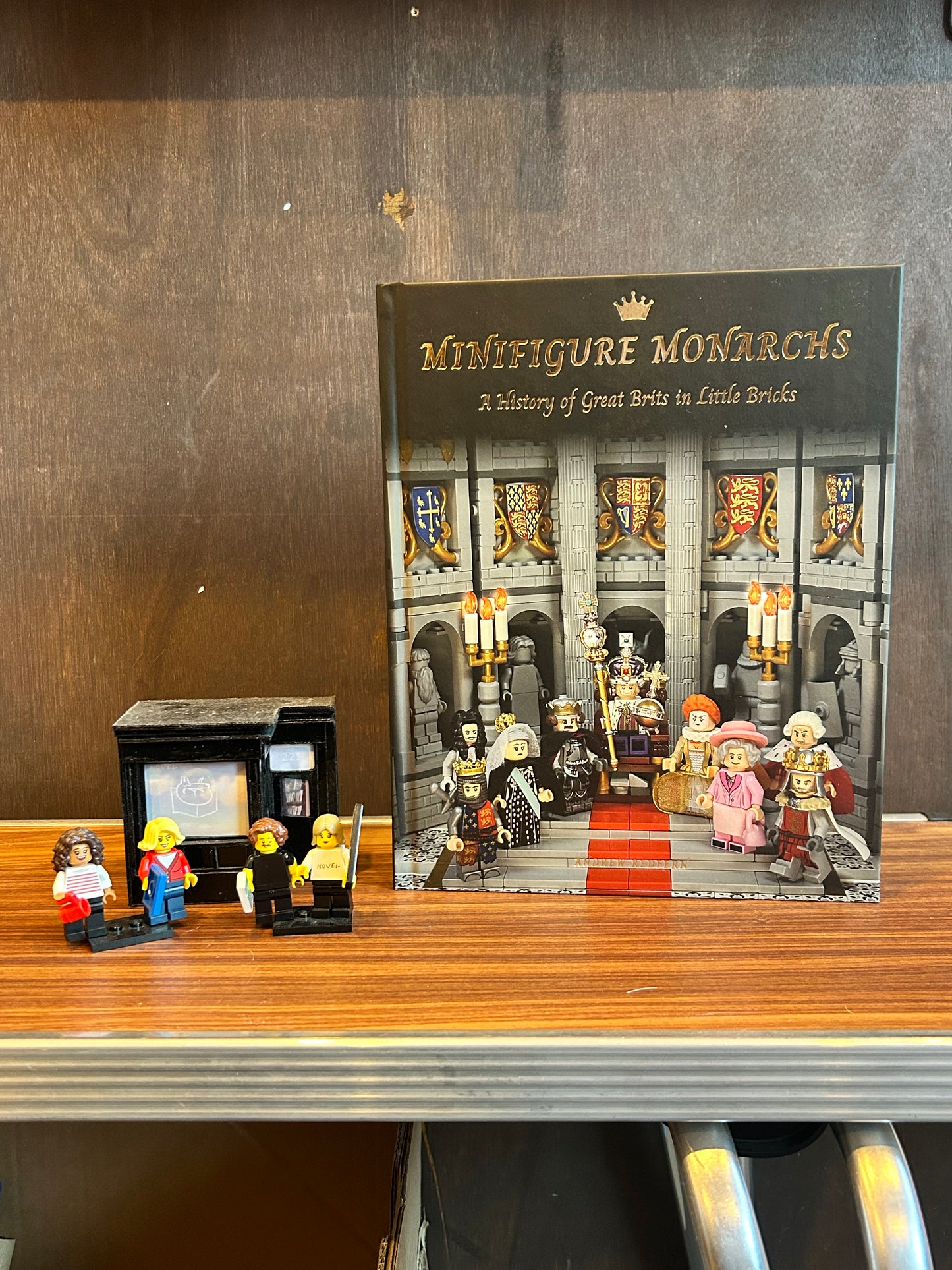 Minifigure Monarchs: A History of Great Brits in Little Bricks