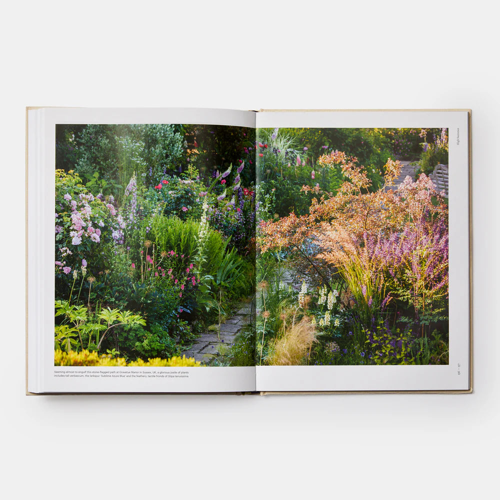 The Seasonal Gardener: Creative Planting Combinations by Anna Pavord